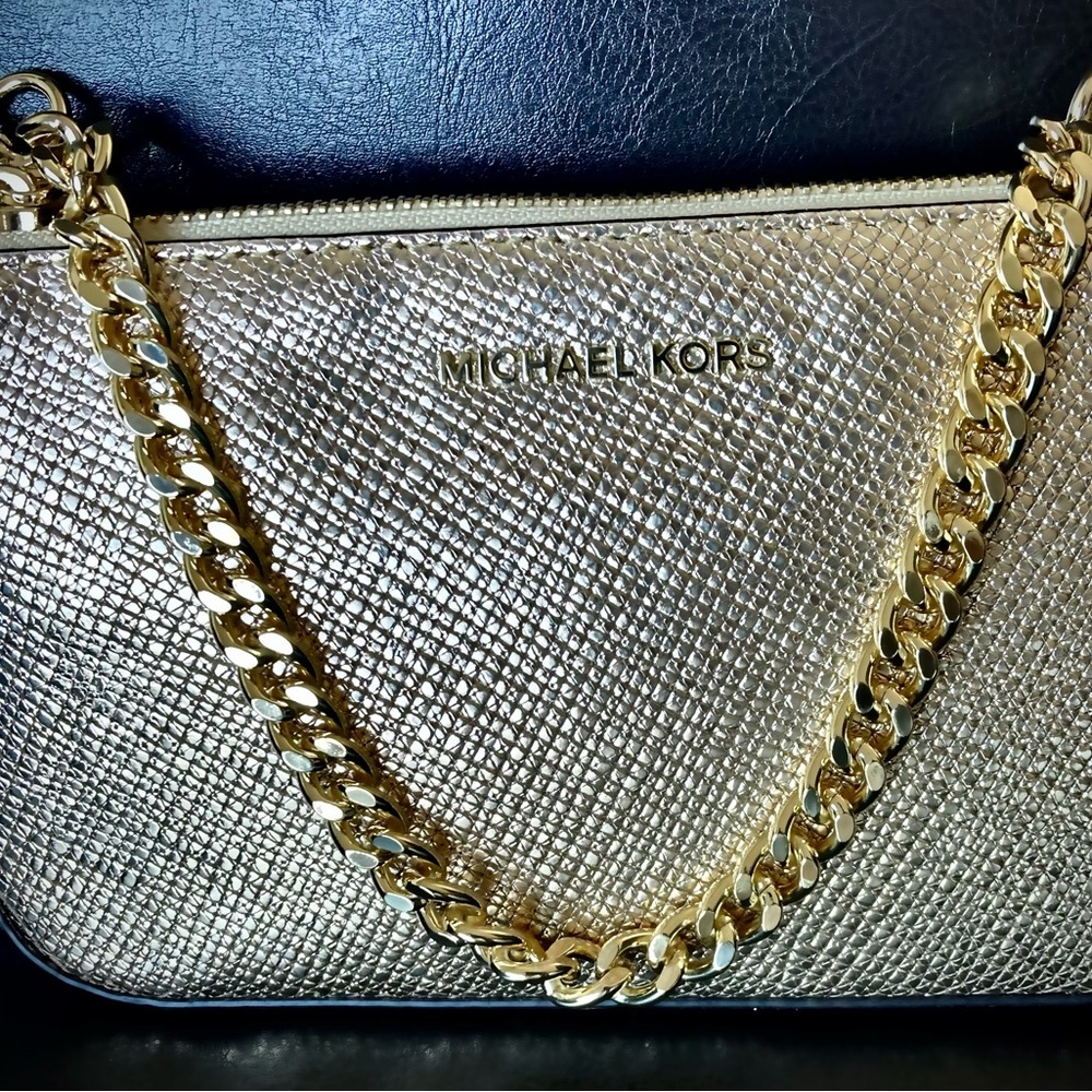 Michael Kors Purse Jet Set Travel Small Zip Pouchette Gold NWT ✨✨✨
